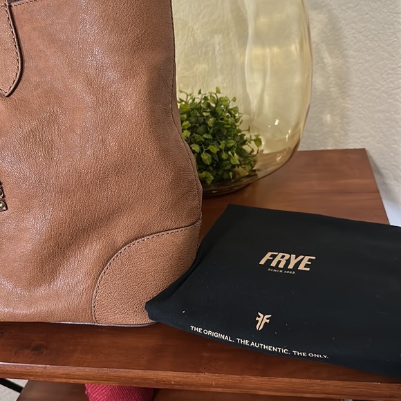 Frye Sienna Shopper - Picture 7 of 9